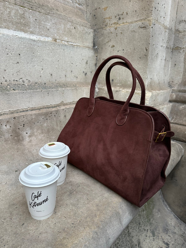 <p>À propos de Zeya</p>