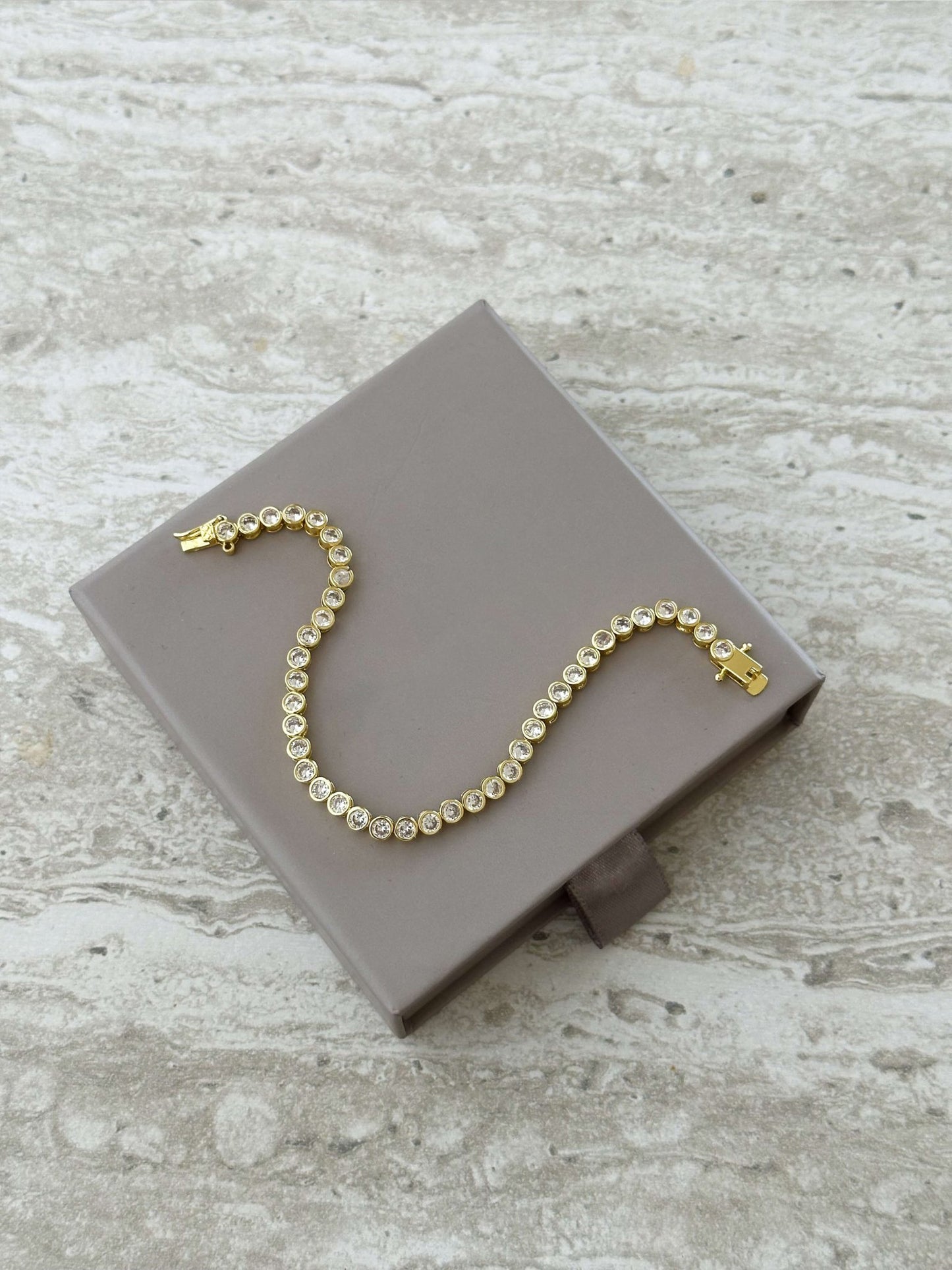 ZEYA - Alba Bezel Tennis Bracelet