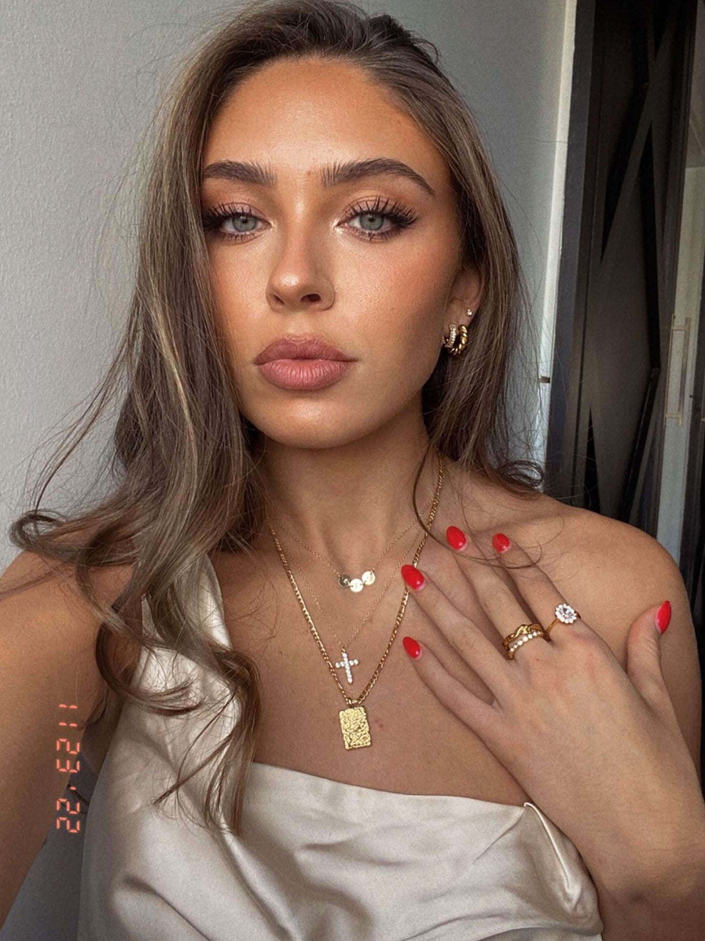 ZEYA - Ariadne Cross Necklace