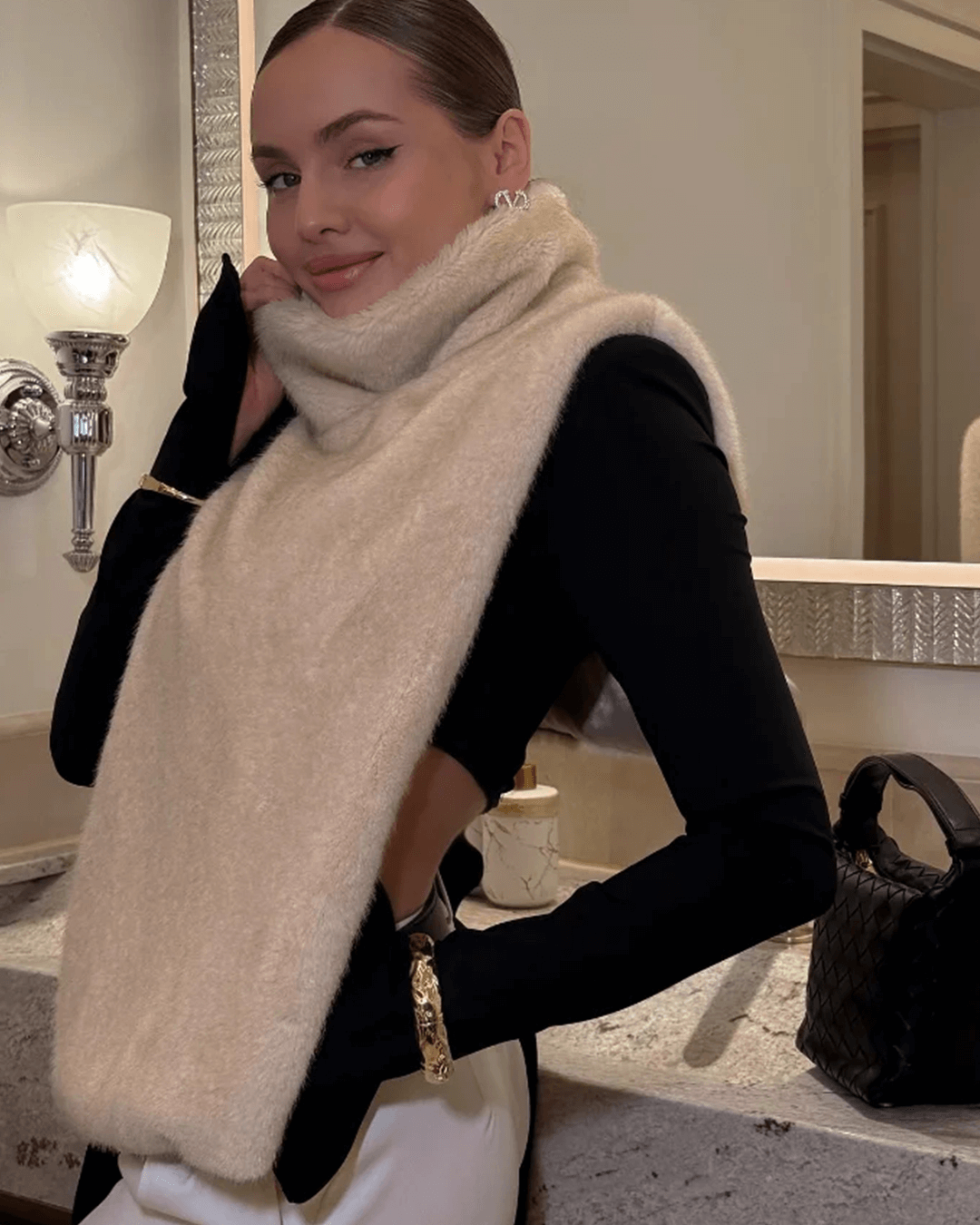 Gilet à col roulé en fausse fourrure Carina